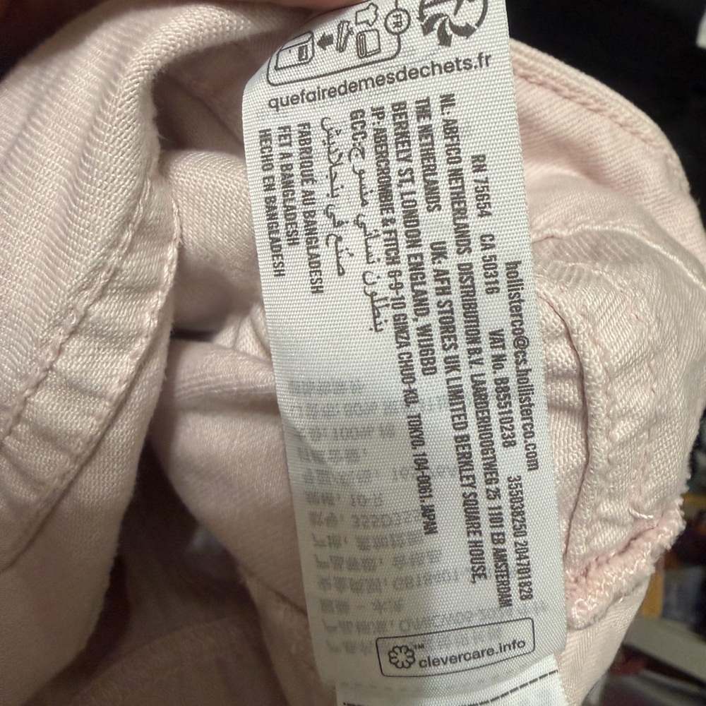 Hollister Low-Rise Super Baggy Jeans — Pale Pink Denim - Picture 6 of 11